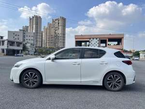 Lexus <span class=keywords><strong>CT</strong></span> <span class=keywords><strong>200h</strong></span> d'occasion (Base, couleur unie) - Product Image 3