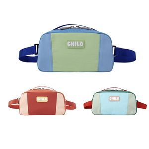 Sac banane enfant bicolore, idéal pour les voyages et pique-niques, avec sangle ajustable, petite poignée de transport supérieure, léger, fin, personnalisable avec logo - Product Image 1