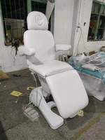 Table de spa électrique en cuir blanc avec moteurs CE Lit de traitement facial de massage de beauté