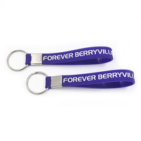 Porte-clés en caoutchouc silicone 100% personnalisé avec logo en relief, boucle de bracelet, anneau porte-clés, fermoir métallique, support de clés souple