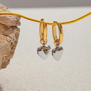 Pendientes de Corazón Gruesos de Dos Tonos con Baño de Oro de 18K para Mujer, Accesorio de Moda en Tendencia, Venta al por Mayor - Product Image 1