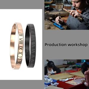 Nuevo Brazalete Digital Romano de Acero Inoxidable, Pulsera de Moda con Hebilla Abierta Personalizada y Dijes - Product Image 5