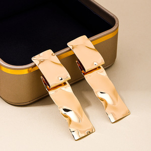 Nouveau style métal style froid longues boucles d'oreilles ondulation de l'eau boucles d'oreilles de style de mode - Product Image 1