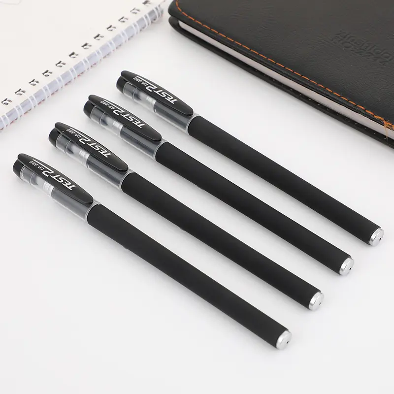 Vente en gros de stylo à bille neutre en carbone givré de 0.5mm Signature commerciale Stylo de test pour bureau et étudiant