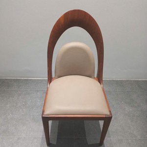 Chaise de salle à manger de luxe en noyer, construction en bois massif, assemblage à mortaise et tenon, mobilier contemporain pour la maison et l'hôtel PISANO - Product Image 2