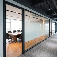 Cloison en verre simple intégrée avec cadre en aluminium de 80 mm d'épaisseur pour bureaux, écoles et centres commerciaux