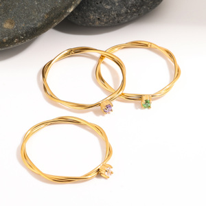 Anillo MICCI, Superventas, Chapado en Oro de 18K, Impermeable, Antideslustre, de Acero Inoxidable, con Diseño de Vid Trenzada y Piedra de la Suerte para Hombre - Product Image 2