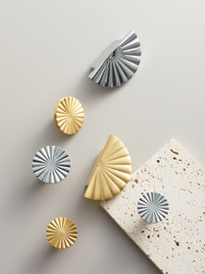 Qiansi Brass Sunflower Half Semi Furniture Pull <strong>Knobs</strong> for Bedroom Outdoor Exterior for Cabinets Kitchen Cupboards Cupboard <strong>Doors</strong> - Product Image 5