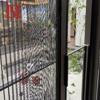Ventana Corredera de Aluminio GAMAY de Alta Gama, Resistente a Huracanes, con Vidrio, Acero Inoxidable, Barandilla Antiviento y Sistema de Drenaje Francés