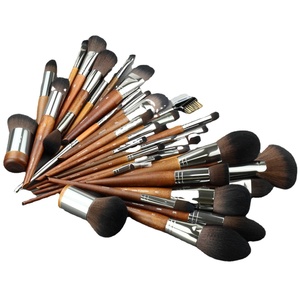 Pincéis de Maquiagem para o Rosto com Cabo de Madeira Série MF Cangzhou para Pó Solto, Blush, Base, Sombra, Iluminador e Corretivo - Product Image 2