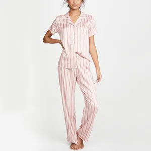 Conjunto de pijama sedosa listrado, pijama feminino cor-de-rosa com bolso no peito e manga curta