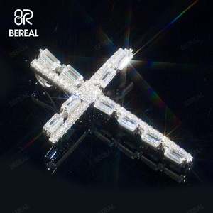 จี้ไขว้ VVS Moissanite ตามสั่งเสน่ห์สไตล์ฮิปฮอปประดับเพชร925ตัดเหลี่ยมเพชรพลอยสีเงินจี้ไขว้ - Product Image 3