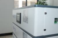 Batterie de stockage d'énergie domestique LiFePO4 empilable à large compatibilité 48V/51.2V 200Ah pour la plupart des onduleurs solaires