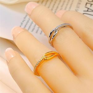 Anello Aperto Regolabile con Fibbia a Ferro di Cavallo e Fila Decorativa di Strass per Donna - Product Image 2