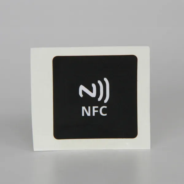 Sans contact passif ISO14443a 13.56MHz personnalisé 215 puce NFC carte de crédit carte à puce autocollants NFc Tag