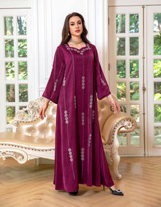 Tessuto di Lusso per Caftano Marocchino con Ricami e Perline - Product Image 1