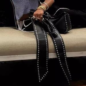 Sac à Dos de Grande Capacité avec Nœud Papillon Clouté Sexy et Chaud pour Fille Sac à Main pour Femmes en Polyester PU Doublé Sac à Bandoulière Clé pour Téléphone Fermeture Éclair - Product Image 4