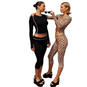 Ensemble de survêtements tendance printemps 2026 pour femmes, personnalisé, couleur unie, pantalon capri, ensemble décontracté léopard 2 pièces pour femmes - Product Image 1