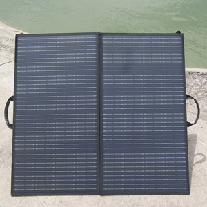 Panneau <span class=keywords><strong>solaire</strong></span> pliable portable en tissu 90W à 23% d'efficacité pour <span class=keywords><strong>camping</strong></span>, <span class=keywords><strong>kit</strong></span> de panneaux solaires mobiles pour voiture - Product Image 2