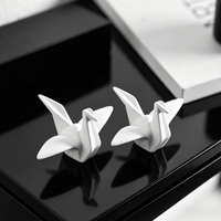 Petite figurine en céramique de grue en papier, décoration de table japonaise, oiseau en origami en porcelaine, artisanat de bureau, cadeau