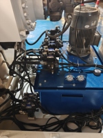 Machine à cintrer les tôles CNC automatique à 4 rouleaux série W12 avec moteur de formage des extrémités 16 mm 2000 mm Acier inoxydable