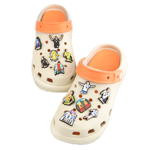 Abalorios personalizados para zuecos <span class=keywords><strong>de</strong></span> Halloween 2025: Decoraciones <span class=keywords><strong>de</strong></span> metal brillante, joyería <span class=keywords><strong>de</strong></span> encaje, dijes <span class=keywords><strong>de</strong></span> princesa y campana para <span class=keywords><strong>Navidad</strong></span> - Product Image 4