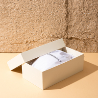 Boîte d'emballage pour chaussures et vêtements Lionwrapack de haute qualité avec couvercle et base personnalisés, sac anti-poussière à cordon, logo FSC
