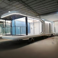 Maison capsule spatiale étanche avec tuiles de toit et salles de douche, villa modulaire préfabriquée de luxe en conteneur