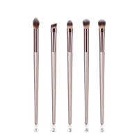 DailyQueen Pro Eyeshadow Liner Mascara à mélange unique pour les sourcils Brow Shading Detail Champagne Define Blend Smudge Concealer