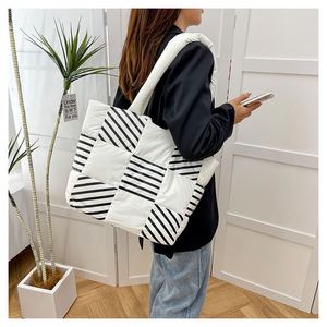 Custom Wholesale Fashion Large Capacity Shoulder Women Luxury <b>Puff</b> Padded Tote Nylon Lightweight Waterproof Puffer <b>Bag</b> - Product Image 2