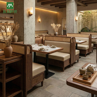 Ensembles de meubles de restaurant commerciaux sur mesure, tables, banquettes en cuir et chaises en rotin pour restaurants de style sud-est asiatique
