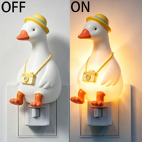 Veilleuse LED Mignonne en Forme de Canard de Voyage, Lampe Murale Décorative en Résine pour Prise, Idéale pour Chambre d'Enfant, Décoration de Maison et de Fêtes, Vente en Gros, Cadeau Personnalisé