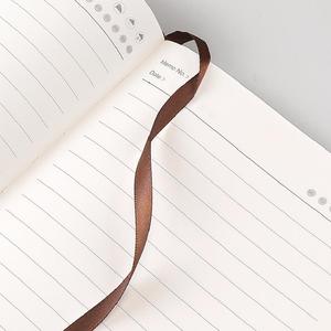 מחברת עם מחזיק עט, רצועה אלסטית מחומר עור מחובר A5 ולוגו מודפס - Product Image 6