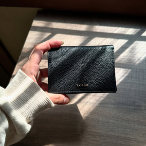 Portefeuille portable pour femme, personnalisé, haut de gamme, en cuir <span class=keywords><strong>noir</strong></span>, avec broderie de lettres 3D, taille mini, fabriqué en Chine - Product Image 1