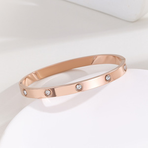 Pulsera de Diamantes de Lujo Premium Starry Sky Rose Gold, Acero de Titanio, Resistente a la Decoloración, Novedad 2024, Venta al por Mayor - Product Image 5