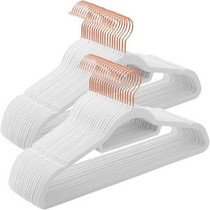 Paquete de 100 Perchas de Terciopelo al por Mayor, Ahorro de Espacio, Antideslizantes, Perchas Blancas de Terciopelo para Ropa - Product Image 1