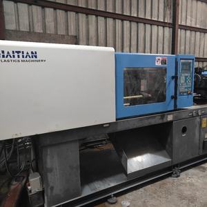 Machine de moulage plastique de 750 tonnes avec plateau extensible pour la fabrication de meubles et de chaises - Product Image 6