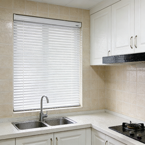 ستائر مدمجة مقاومة للماء من البي في سي بتصميم بسيط تحجب الأشعة فوق البنفسجية للحمام والمطبخ والمناطق الرطبة سهلة التنظيف ومتينة وصديقة للبيئة - Product Image 2