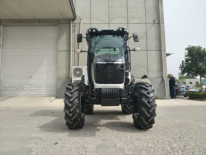 Tractor Agrícola con Buen Servicio, Neumático Radial, Motor YTO de 70HP, Cabina con AC y Tracción en las 4 Ruedas - Product Image 6