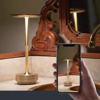 Lampes de table rechargeables à gradation avec contrôle tactile de la lumière ambiante de la barre LED décorative en métal