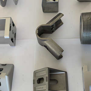 Pièces de pompe en aluminium moulé sous pression durables, traitement avec <span class=keywords><strong>peinture</strong></span> <span class=keywords><strong>antirouille</strong></span> et usinage CNC, service de composants de précision - Product Image 6