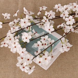 Fleurs artificielles de cerisier suspendues en soie plastique haute simulation pour décorations de mariage et de maison - Product Image 4