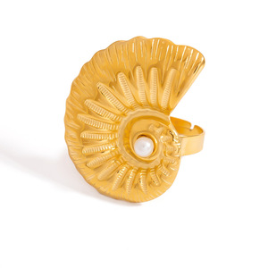 แหวนหอยสังข์สแตนเลสชุบทอง 18k ประดับมุก ของขวัญเครื่องประดับแฟชั่นสำหรับทุกเพศ - Product Image 5