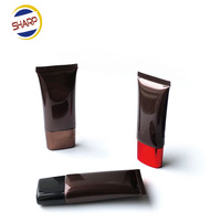 Tube en plastique rouge d'usine chinoise d'ECO avec le tube en plastique de luxe de fournisseur d'agrément d'hôtel de bouchon à vis
