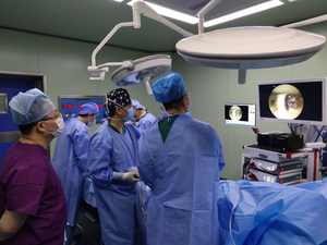 Set Completo de Endoscopia Artroscópica de 2.7mm y 4mm con Torre, Raspador Artroscópico, Artroscopio y Cámara Endoscópica - Product Image 5