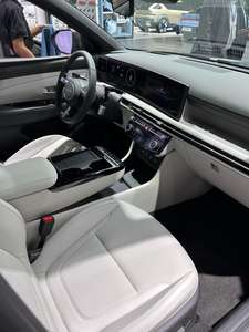 Hyundais <span class=keywords><strong>Tucson</strong></span> Venta caliente 2025 Gasolina Coche Suv Coches Dos ruedas Volante a la izquierda <span class=keywords><strong>Tucson</strong></span> Vehículo Nuevo Coche 2024 para la venta - Product Image 4