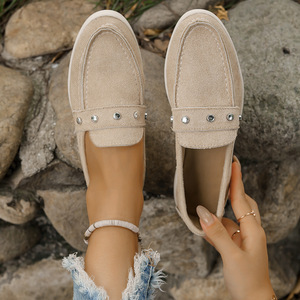 รองเท้าสวมสบายแบบสลิปออนสำหรับผู้หญิง รุ่นใหม่ล่าสุดสำหรับฤดูใบไม้ร่วง ไซส์ใหญ่ แต่งหมุด แฟชั่นรองเท้าแบน - Product Image 3