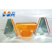 Délimiteurs de garde-corps solaires à LED jaune et rouge, délimiteurs de garde-corps réfléchissants en forme de trapèze