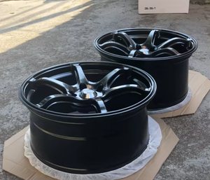 Cosmis Racing Roue noire avec rayons usinés 18x8.5/18x9.0 - Product Image 3