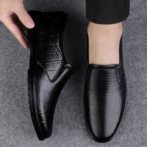 รองเท้าหนังแท้แบบสวมสำหรับผู้ชาย |   รองเท้าลำลองหนังทันสมัย ไซส์ใหญ่ รองเท้าสวมแบบสบายๆ ขายส่งแบบดรอปชิปปิ้ง - Product Image 3